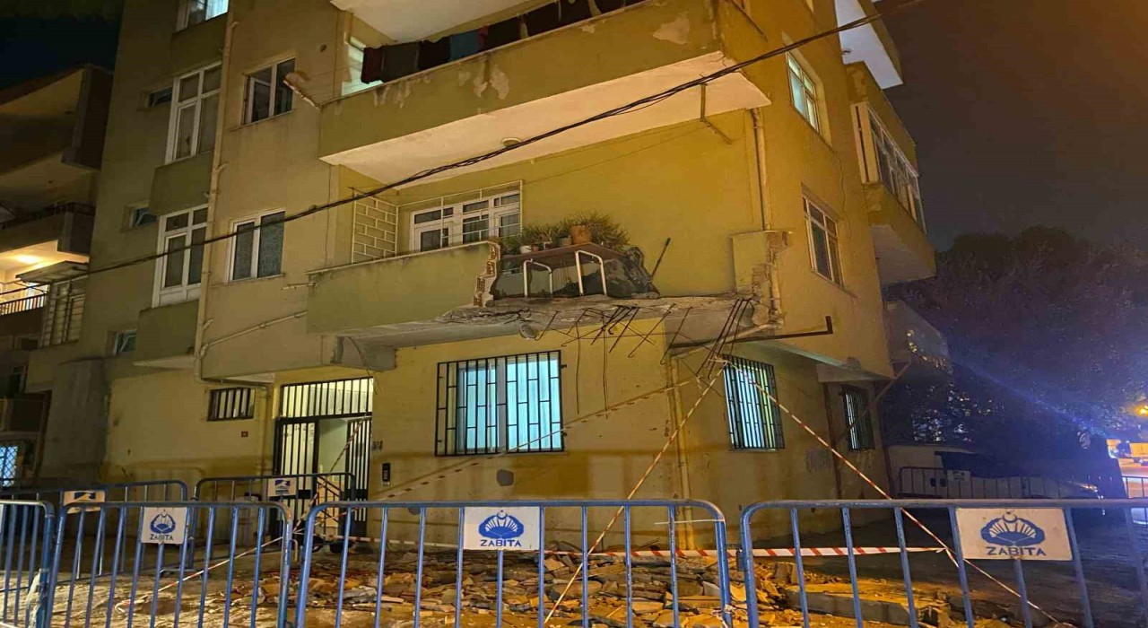 Pendikte 5 katlı binanın balkonu çöktü