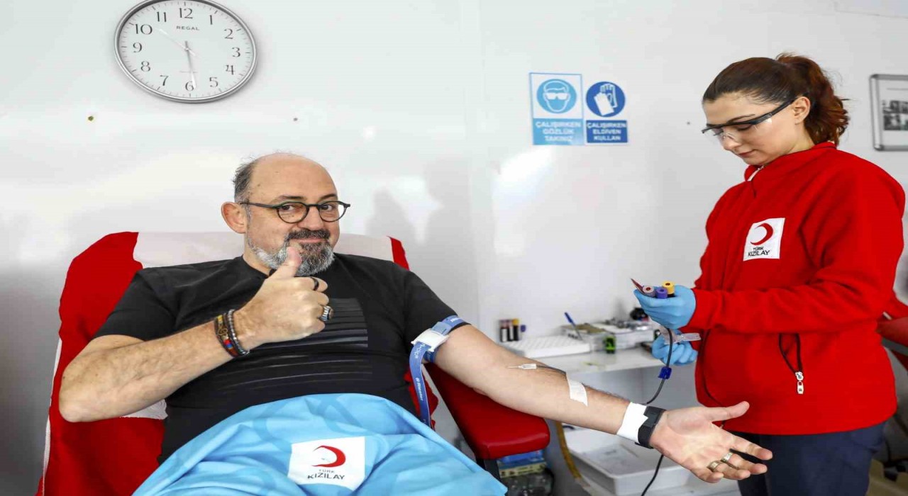 Prof. Dr. Canandan kan bağışı çağrısı: Birbirimize candan bağlıyız