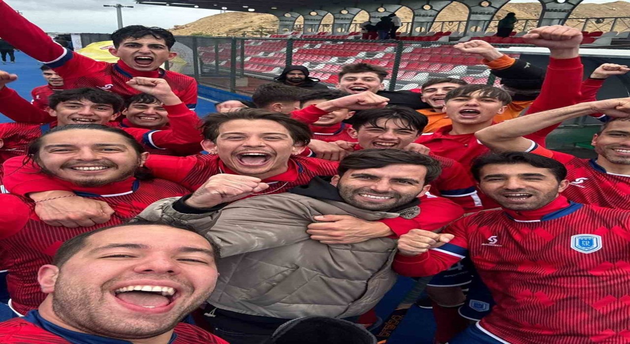 Pursaklar Belediye Spor Kulübü Hokey Takımı, namağlup Süper Ligde