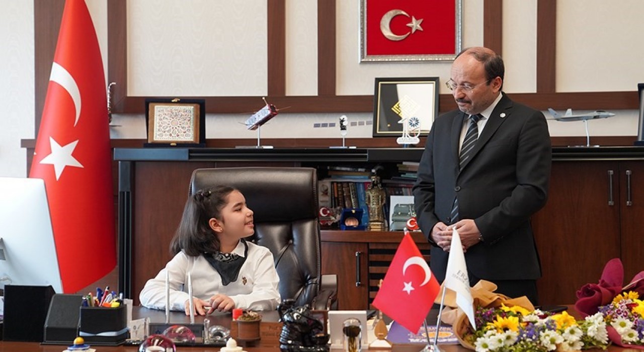 Rektör Çakmak, 23 Nisanda makamını çocuklara devretti