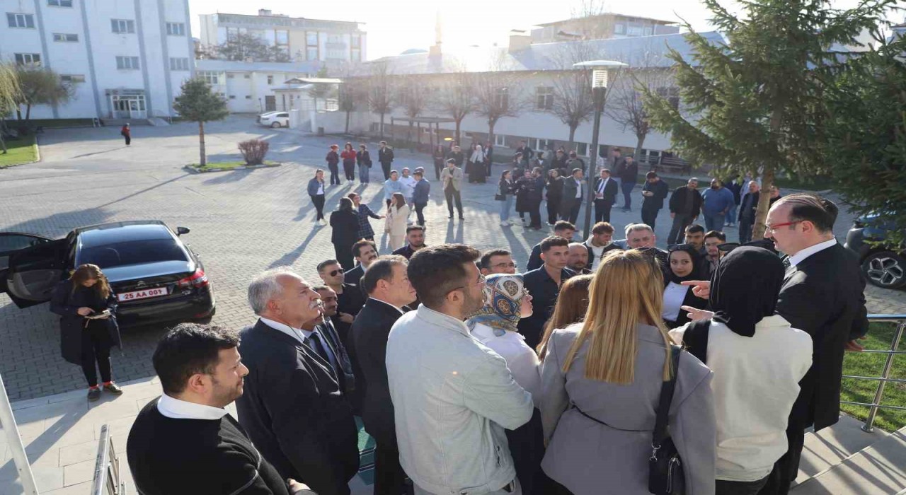Rektör Hacımüftüoğlundan Horasan ve Pasinler ziyaretlerinde ortak akıl vurgusu