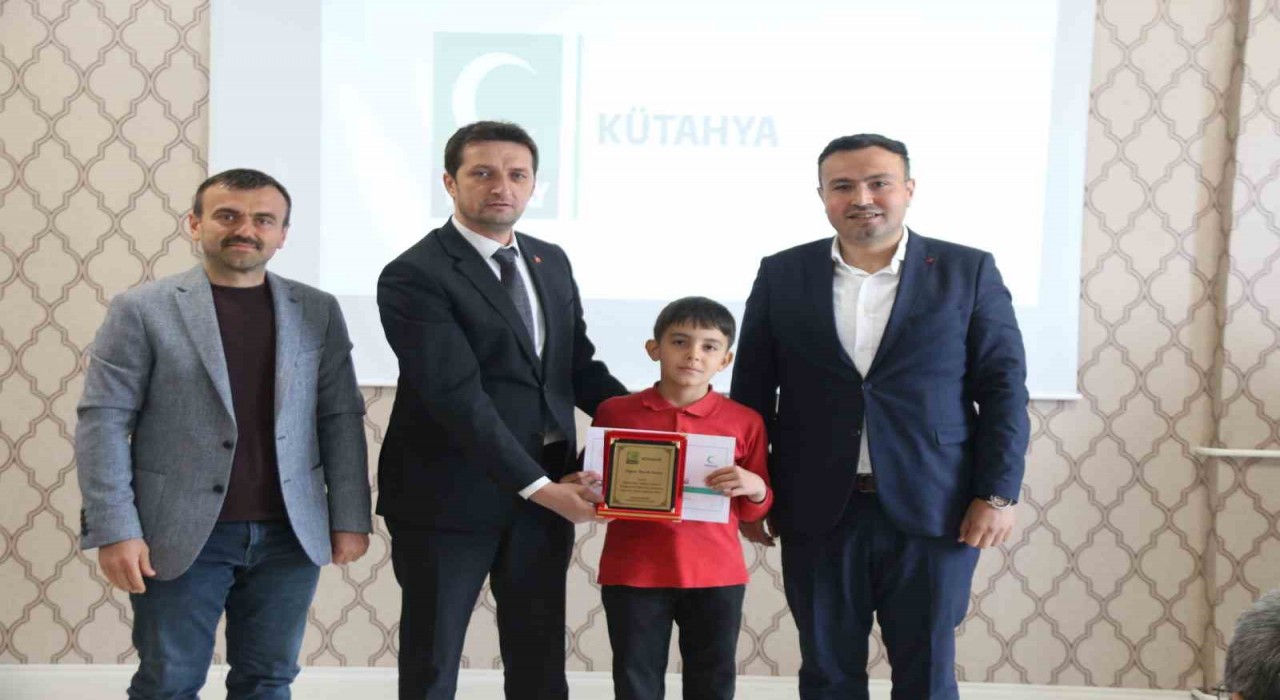 Sağlıklı Nesil Sağlıklı Gelecek yarışması şiir dalı il birincisi Hisarcık Cumhuriyet İlkokulundan