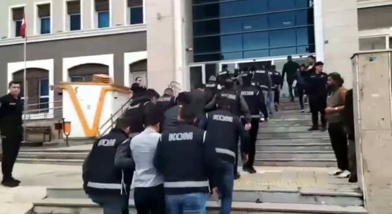 Şanlıurfada araç muayene istasyonuna rüşvet operasyonunda 7 tutuklama
