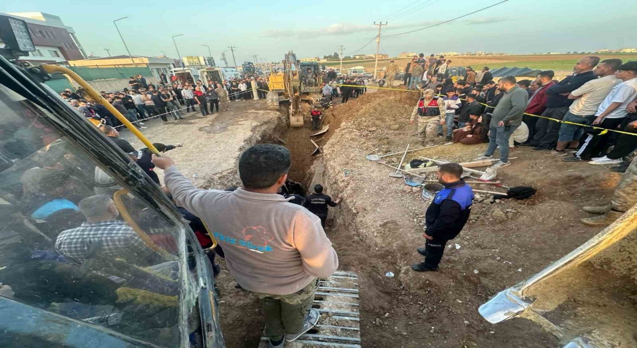 Şanlıurfada göçük altında kalan 3 işçi kurtarıldı, 1 işçiyi kurtarma çalışmaları sürüyor