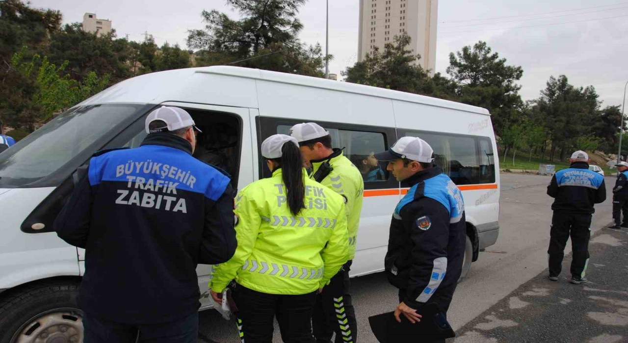Şanlıurfada personel servis araçlarına denetim