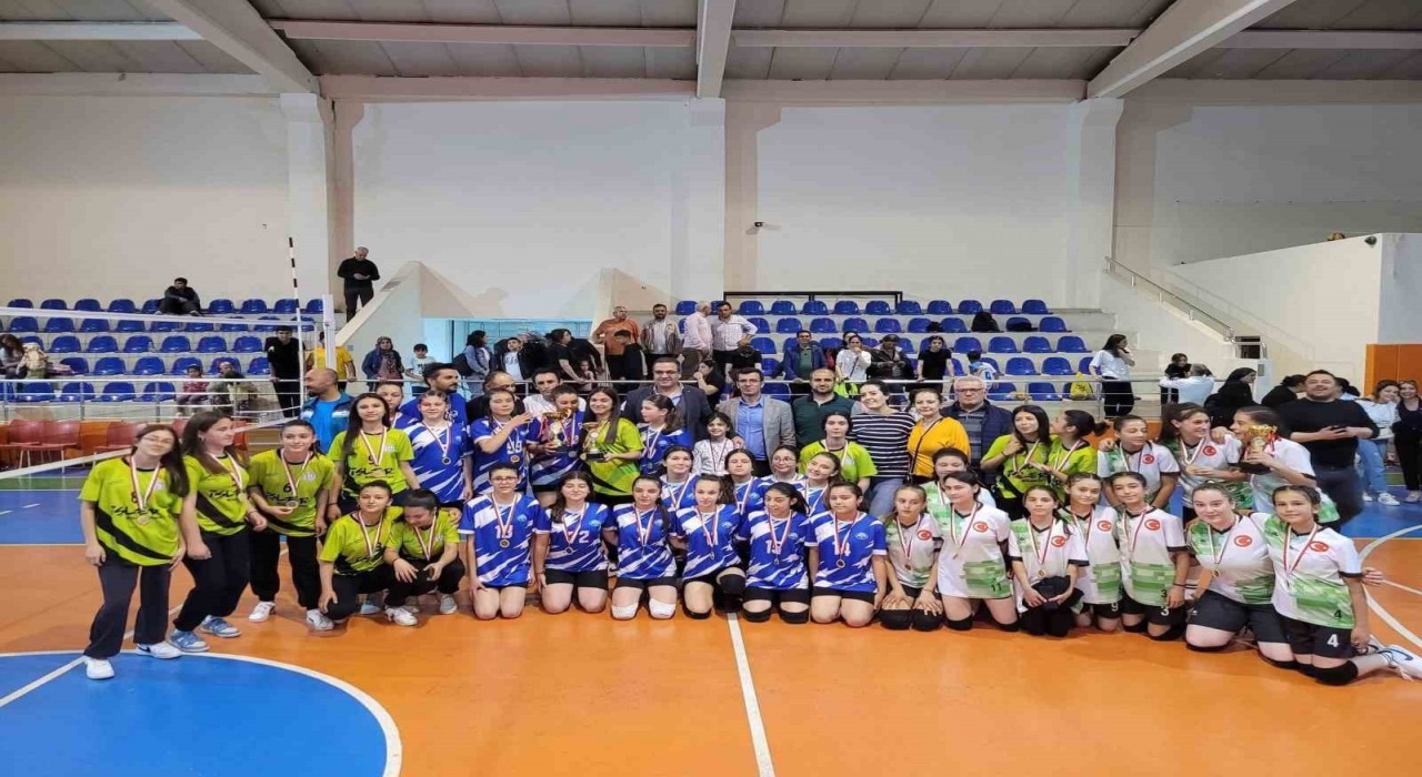 Sarıgölde okullar arası spor müsabakaları tamamlandı