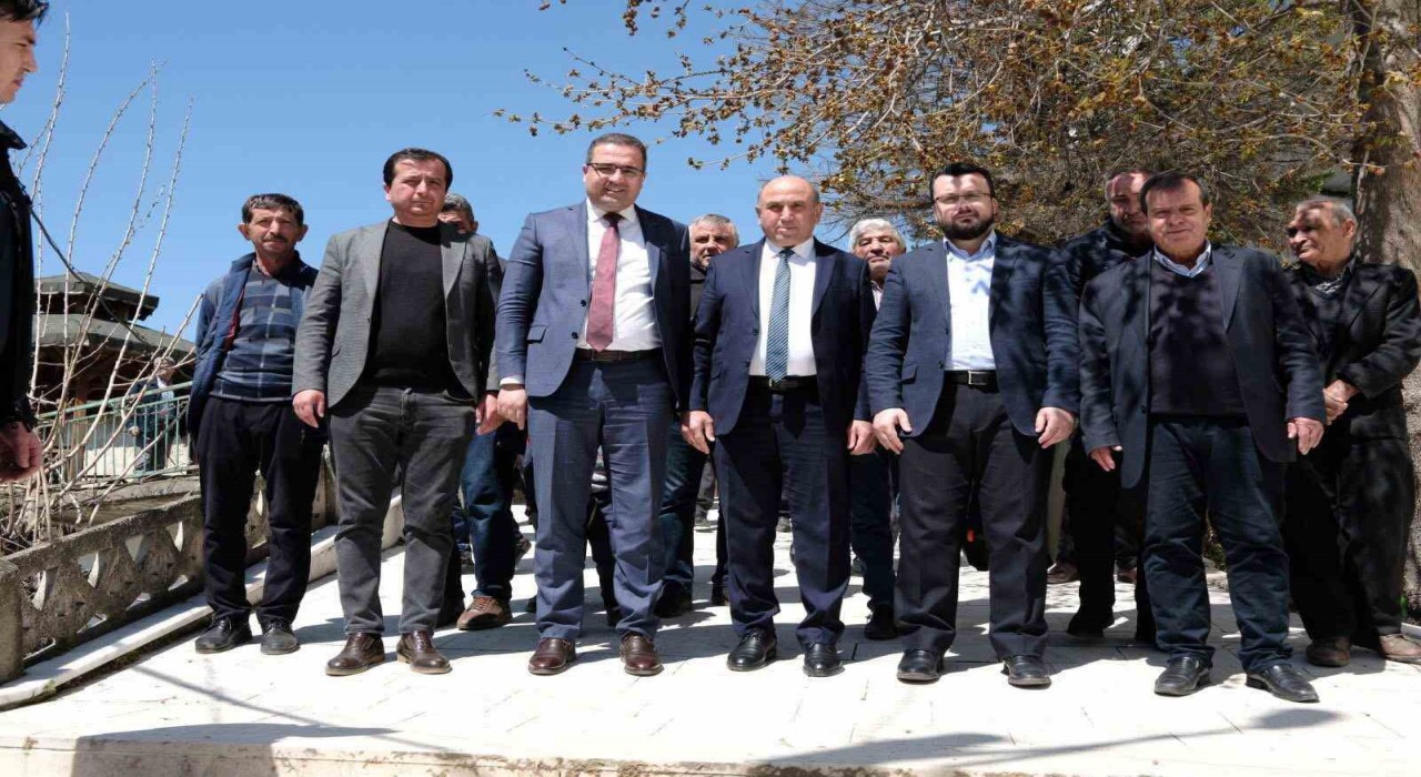 Sarıgölde vatandaşlar yağmur duasına çıktı