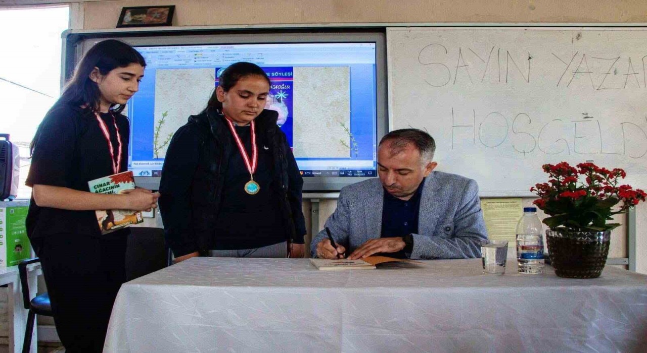 Sarıgölde yazar-öğrenci buluşması büyük ilgi gördü