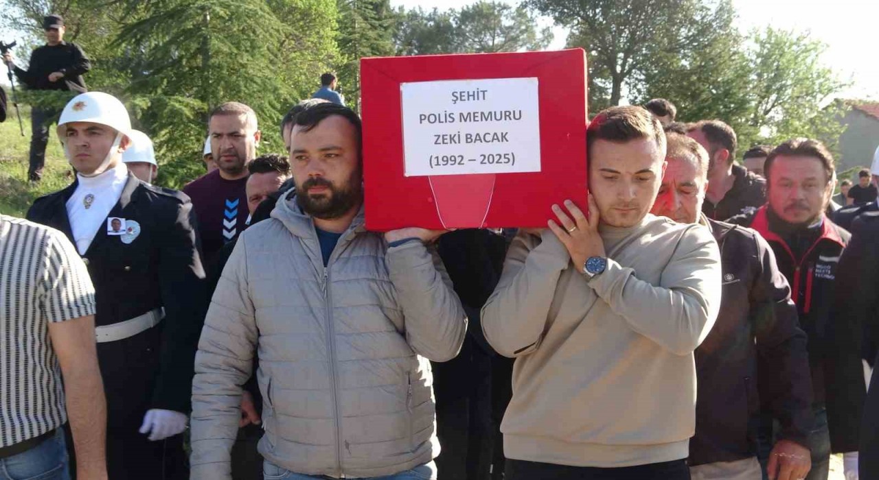 Şehit Polis Memuru Zeki Bacak, Uşakta son yolculuğuna uğurlandı