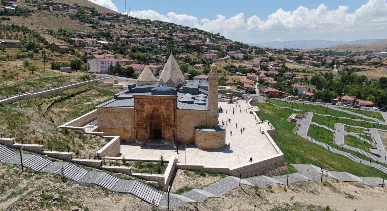 Selçuklu mirası motifler, ahşap ve bakırda yeniden hayat buluyor