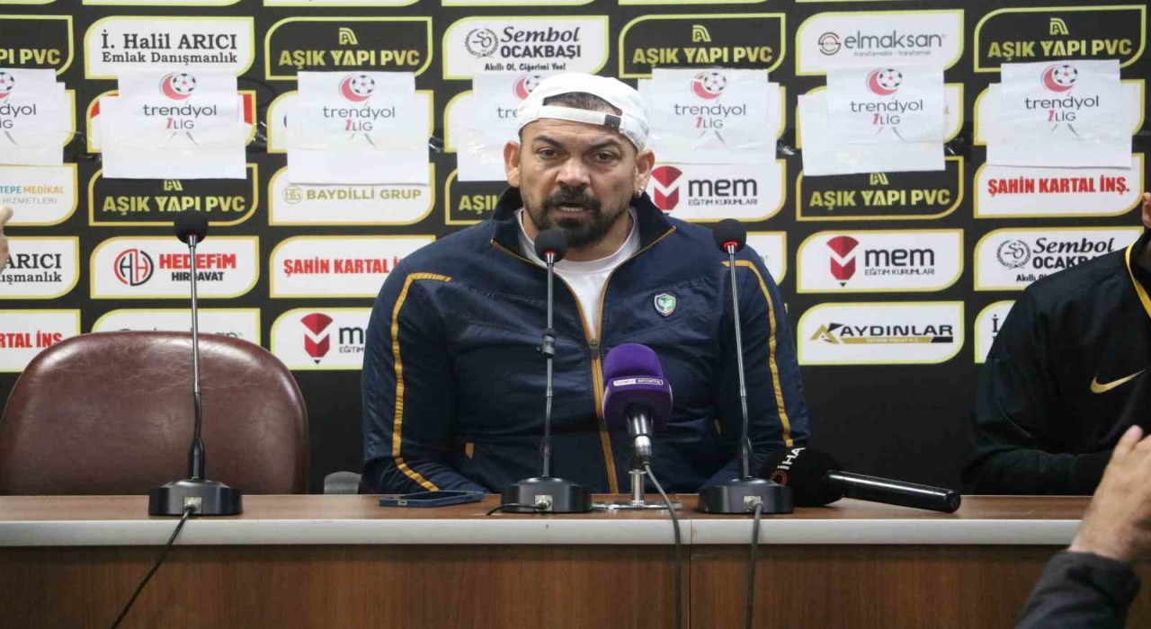 Servet Çetin: İçeri girerken maalesef bir personelimizin burnu kırıldı