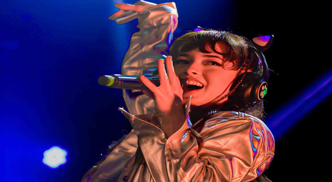 Sevilen şarkıcı Melis Fis Merkezefendide bayrama özel konser verecek