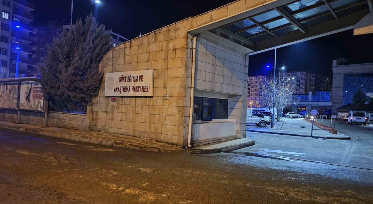 Siirtte devrilen traktörün altında kalan sürücü hayatını kaybetti