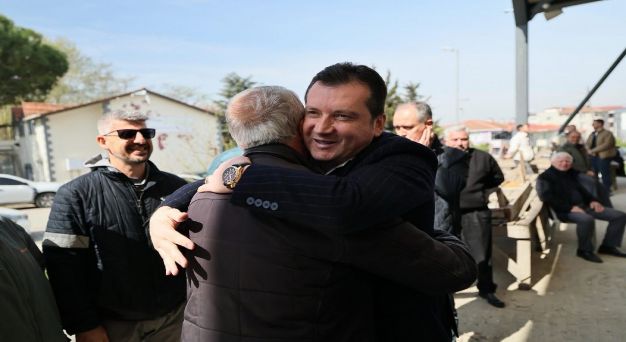 Silivri Belediyesinden Değirmenköyde çiftçilere ayçiçek tohumu desteği
