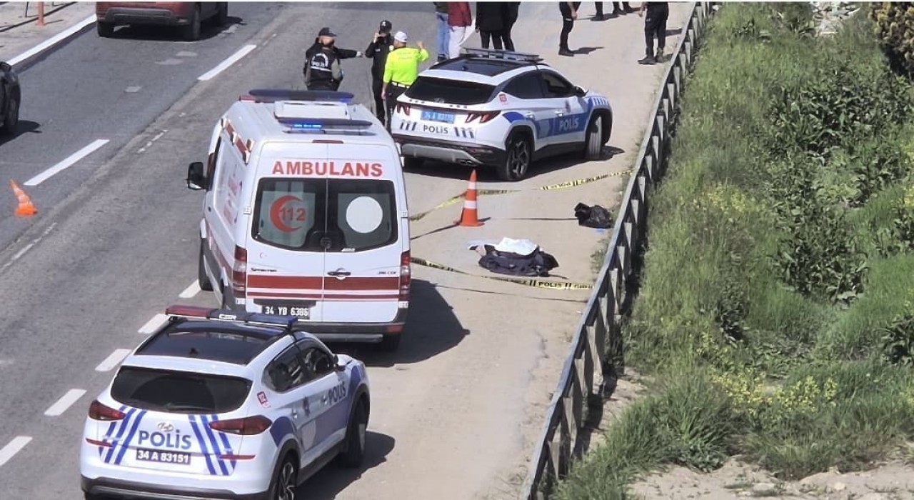 Silivride geri manevra yapan tır yaşlı adama çarptı