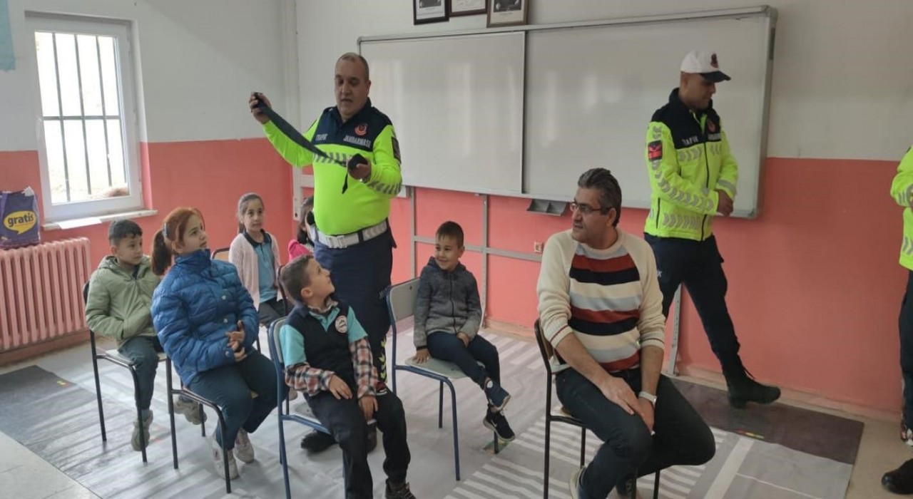 Sinopta geleceğin trafik dedektifleri yetişiyor