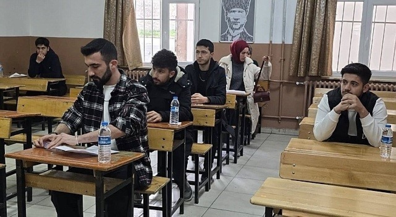 Sinopta gençler umre için yarıştı