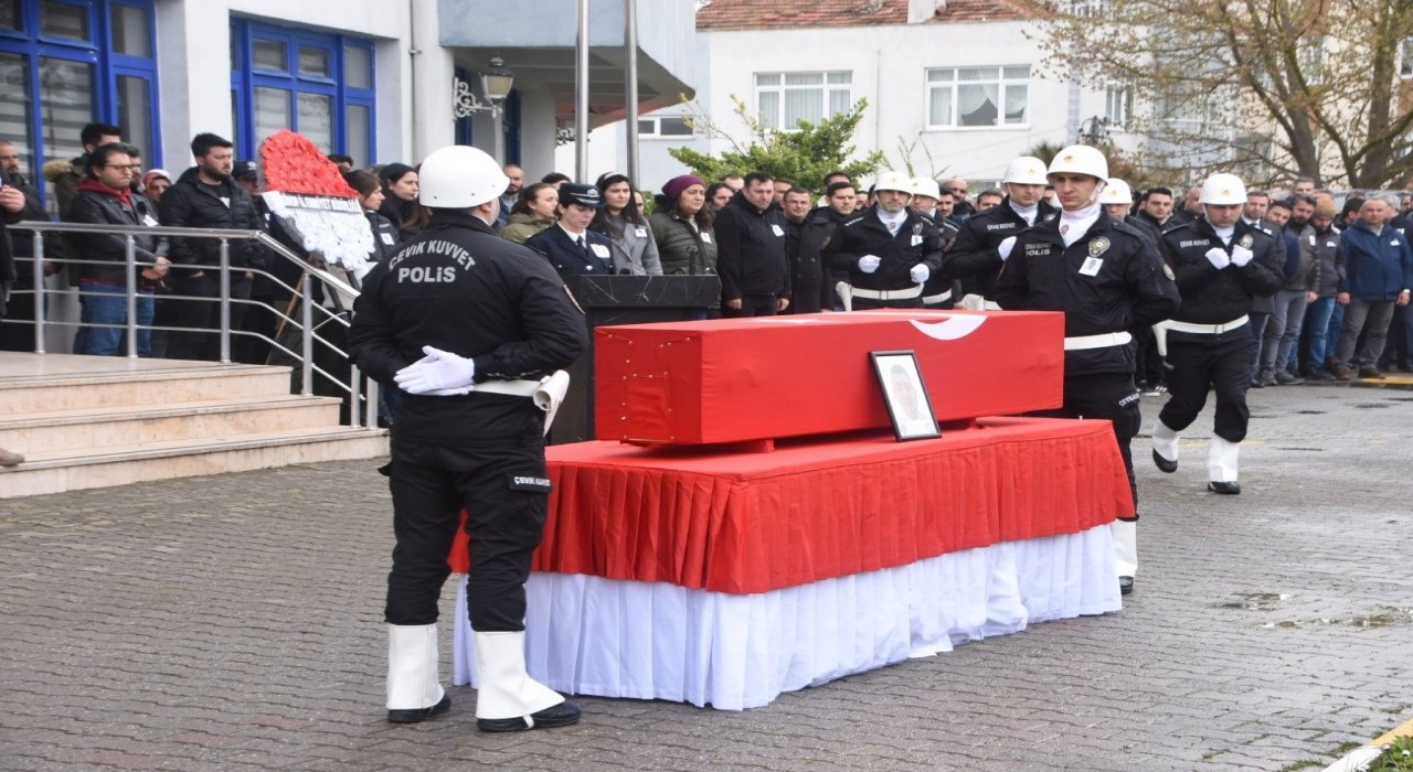 Sinopta kalp krizi geçiren polis memuru hayatını kaybetti