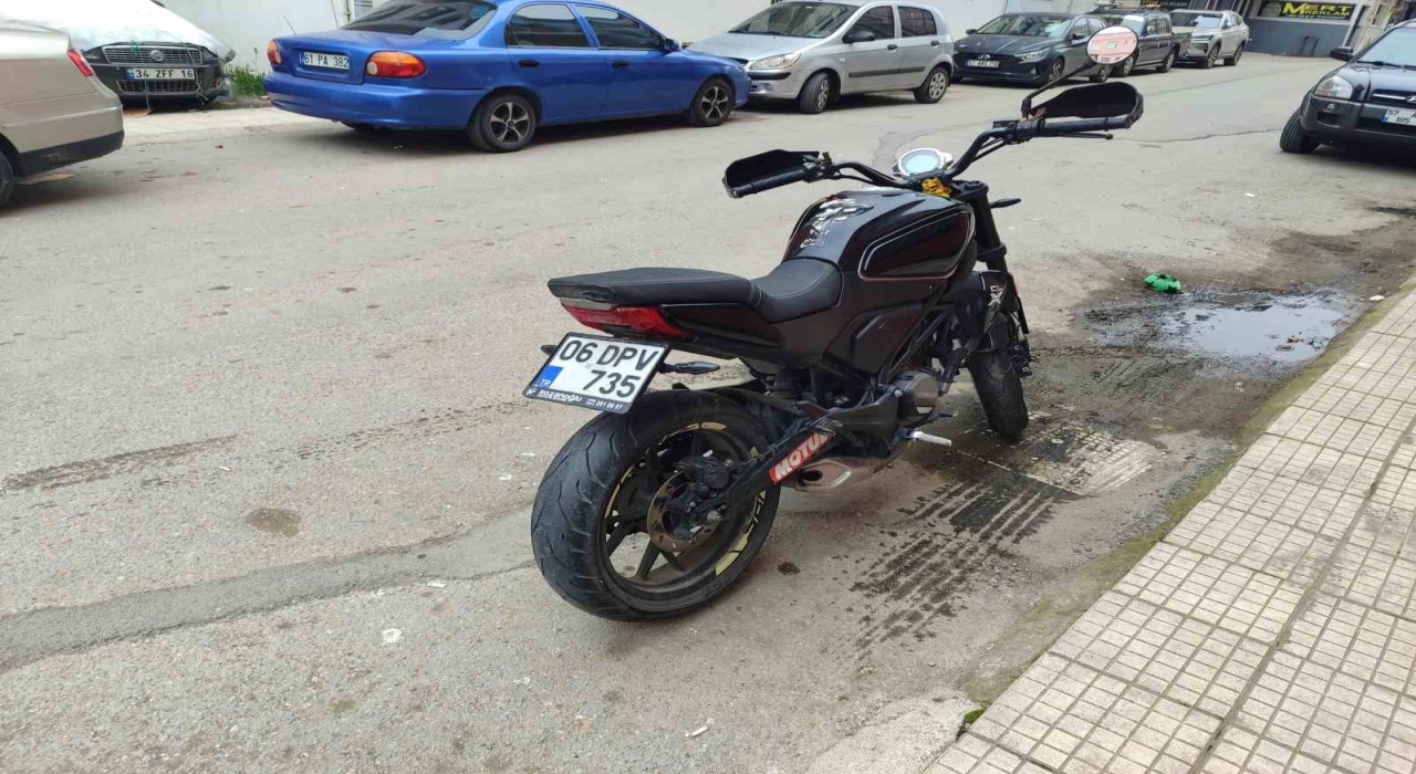 Sinopta trafikte tehlikeli şov hastanede bitti: 1 yaralı