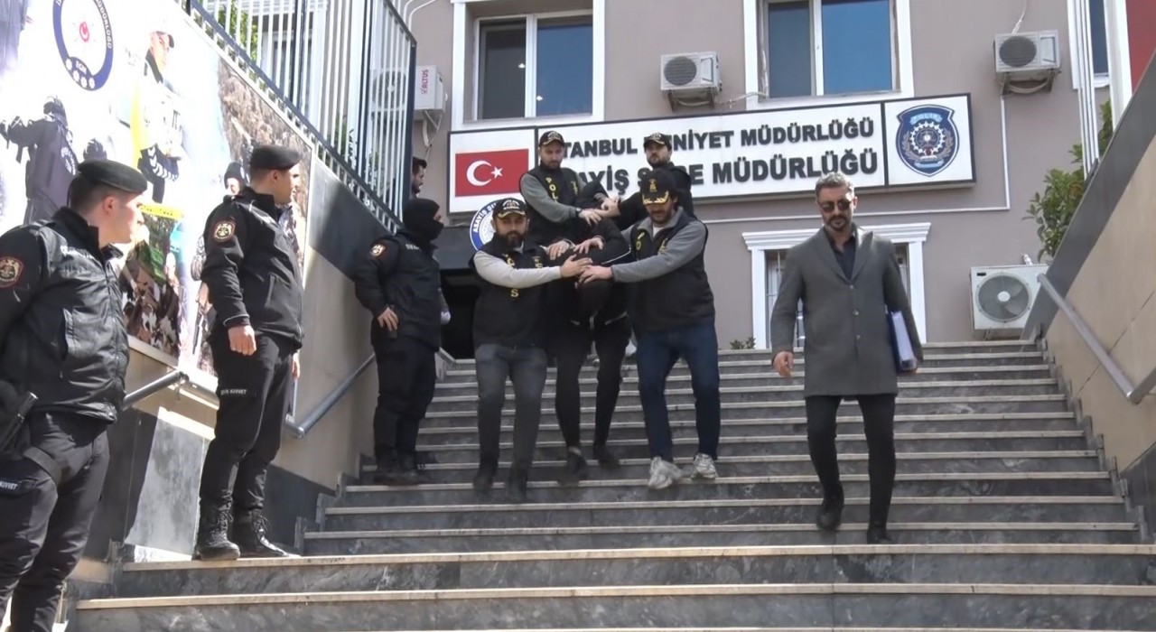 Şişlide 2 kişinin öldürüldüğü olayın şüphelileri adliyeye sevk edildi