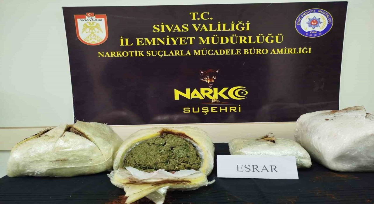 Sivasta 5 kilo 100 gram esrar ele geçirildi