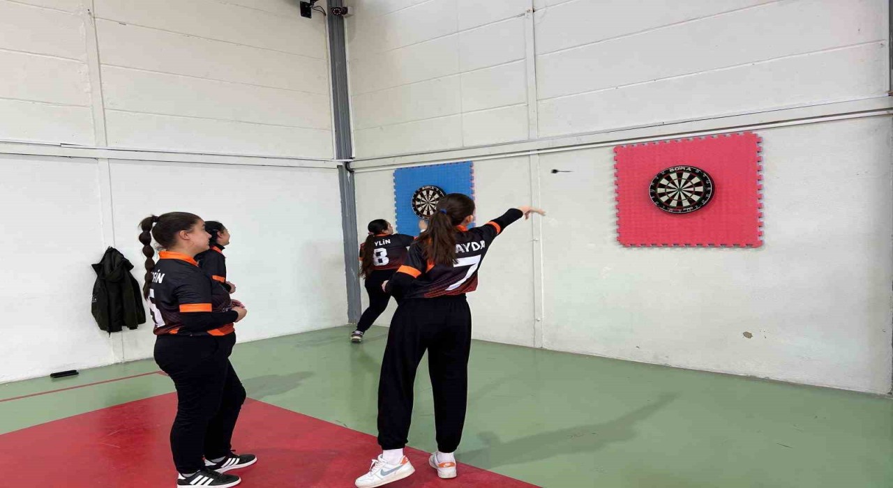 Sivrihisarda 23 Nisan Masa Tenisi ve Dart coşkusu