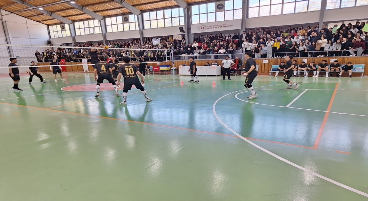 Sivrihisarda Liseler Arası Erkek Voleybol Şampiyonası tamamlandı