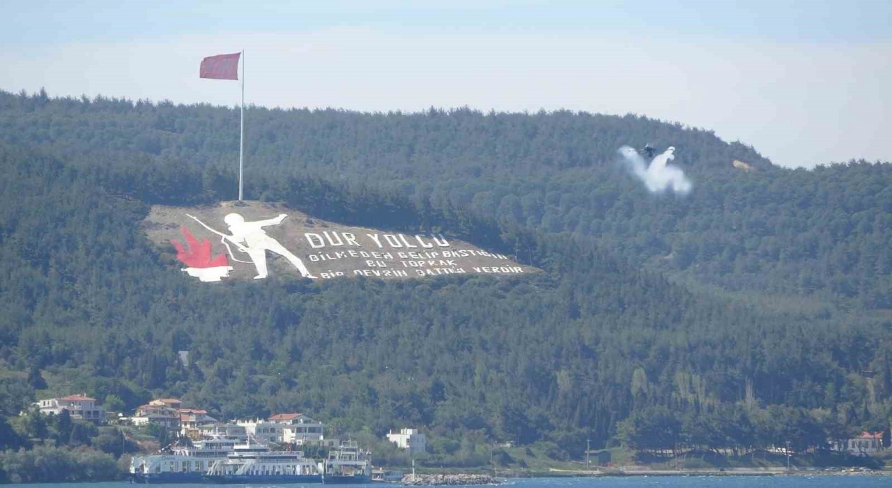 SOLOTÜRK 23 Nisanda Çanakkalede nefesleri kesti
