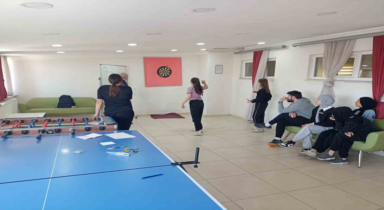 Şuhutta Okul Sporları ikinci küme müsabakaları devam ediyor