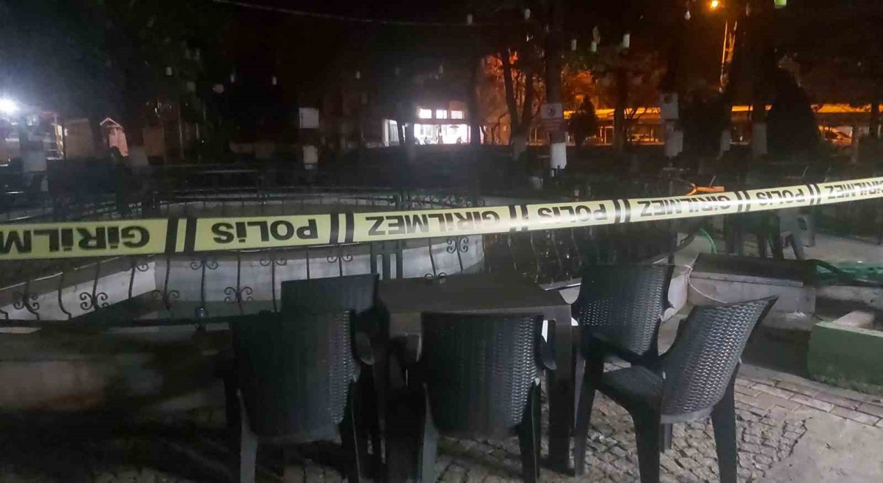Süs havuzunda elektriğe kapıldılar: 1i çocuk 4 yaralı