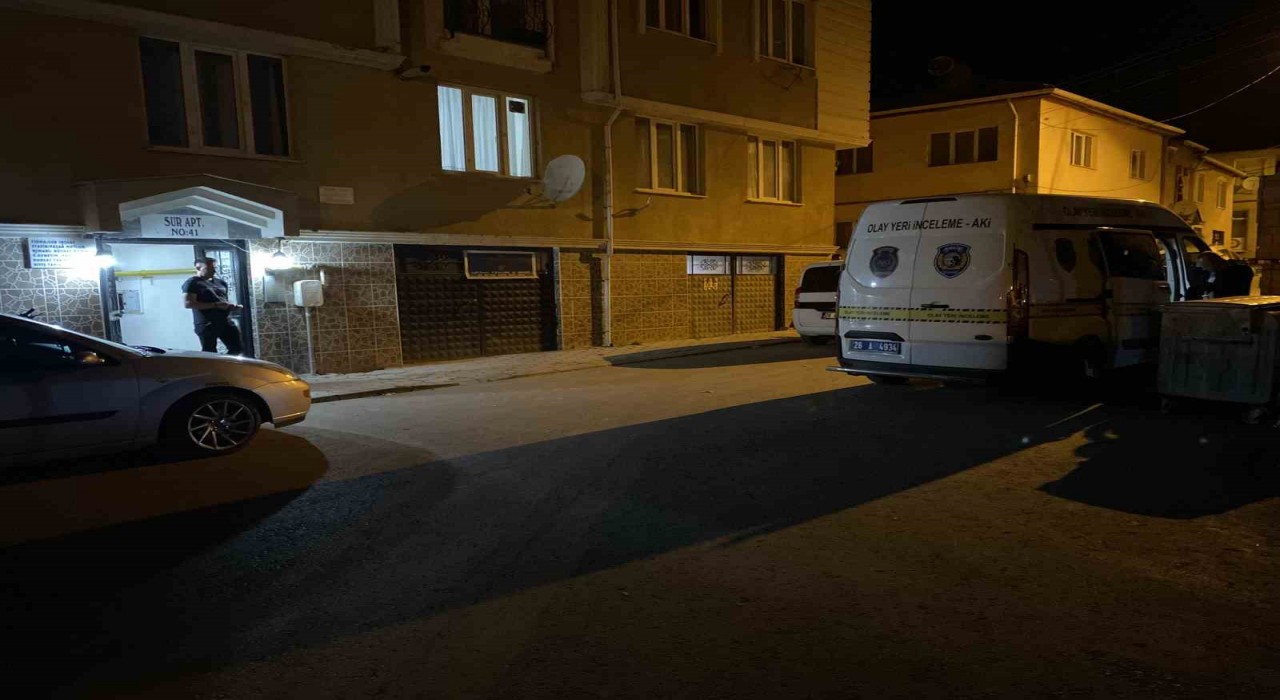 Tabancayla vuruldu, eve gidip 112yi aradı