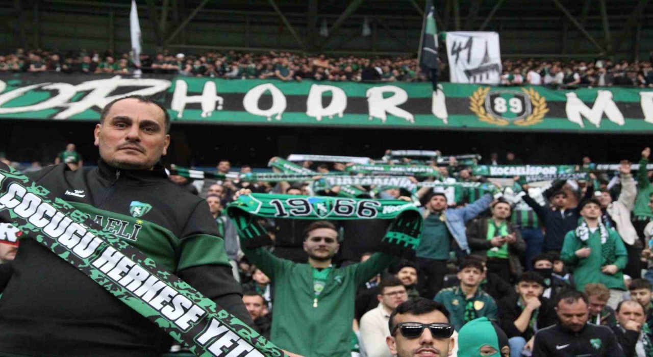 Taraftarlardan Kocaelispor yönetimine Hodri Meydan
