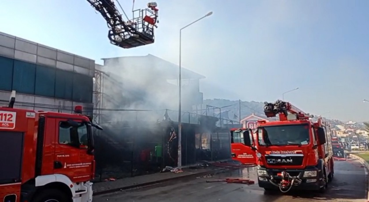 Tarım marketinde çıkan yangın paniğe neden oldu