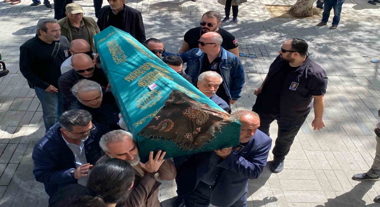 Tarkanın annesi Neşe Tevetoğlu son yolculuğuna uğrandı