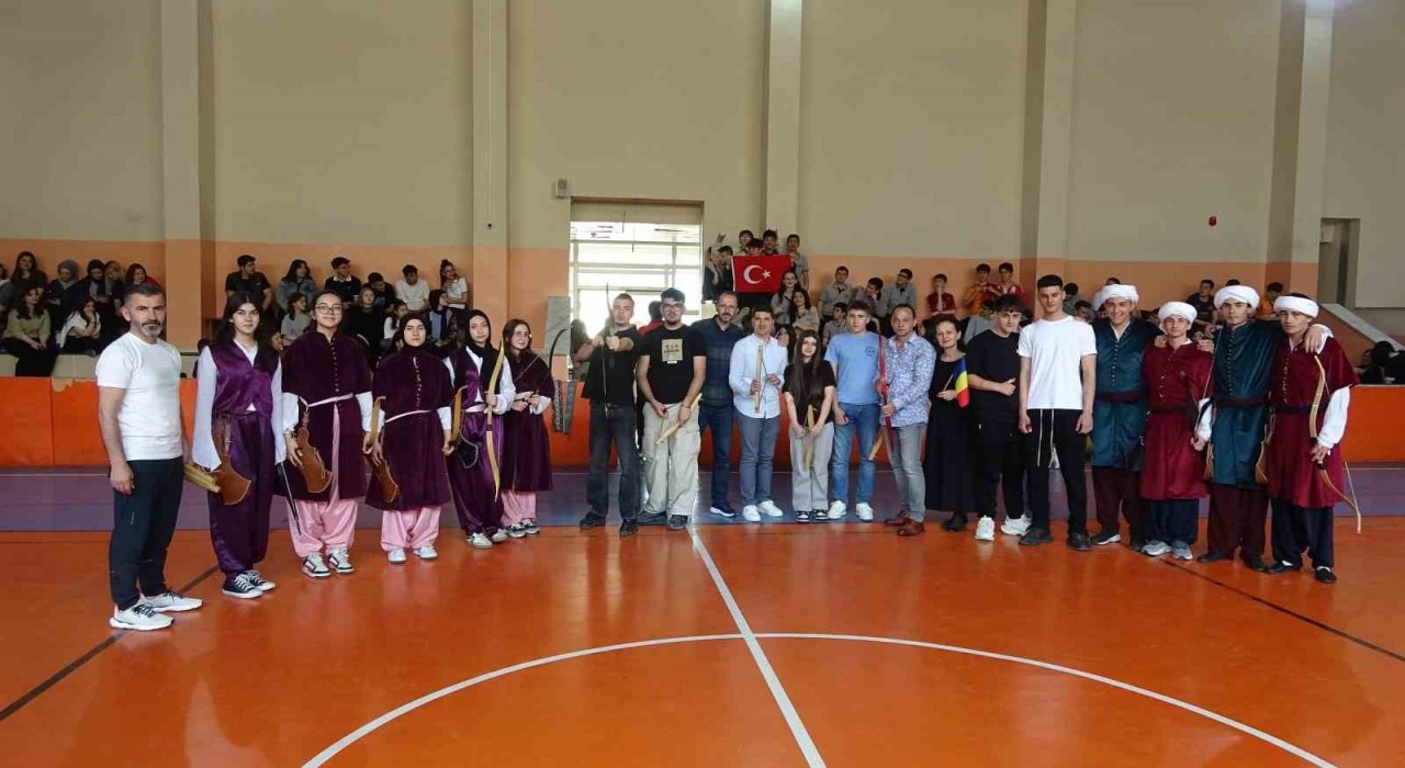 Tavşanlı Borsa İstanbul Anadolu Lisesinin uluslararası misafirleri Romanyadan