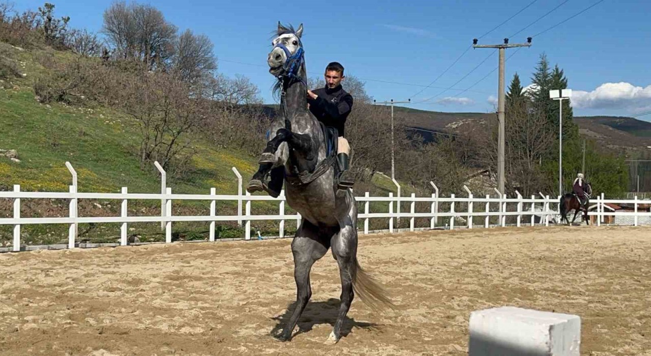 Tavşanlıda at biniciliği ve safari turları için gözde bir mekan