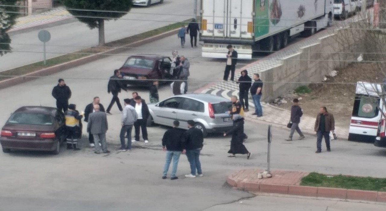 Tavşanlıda trafik kazası: 3 yaralı