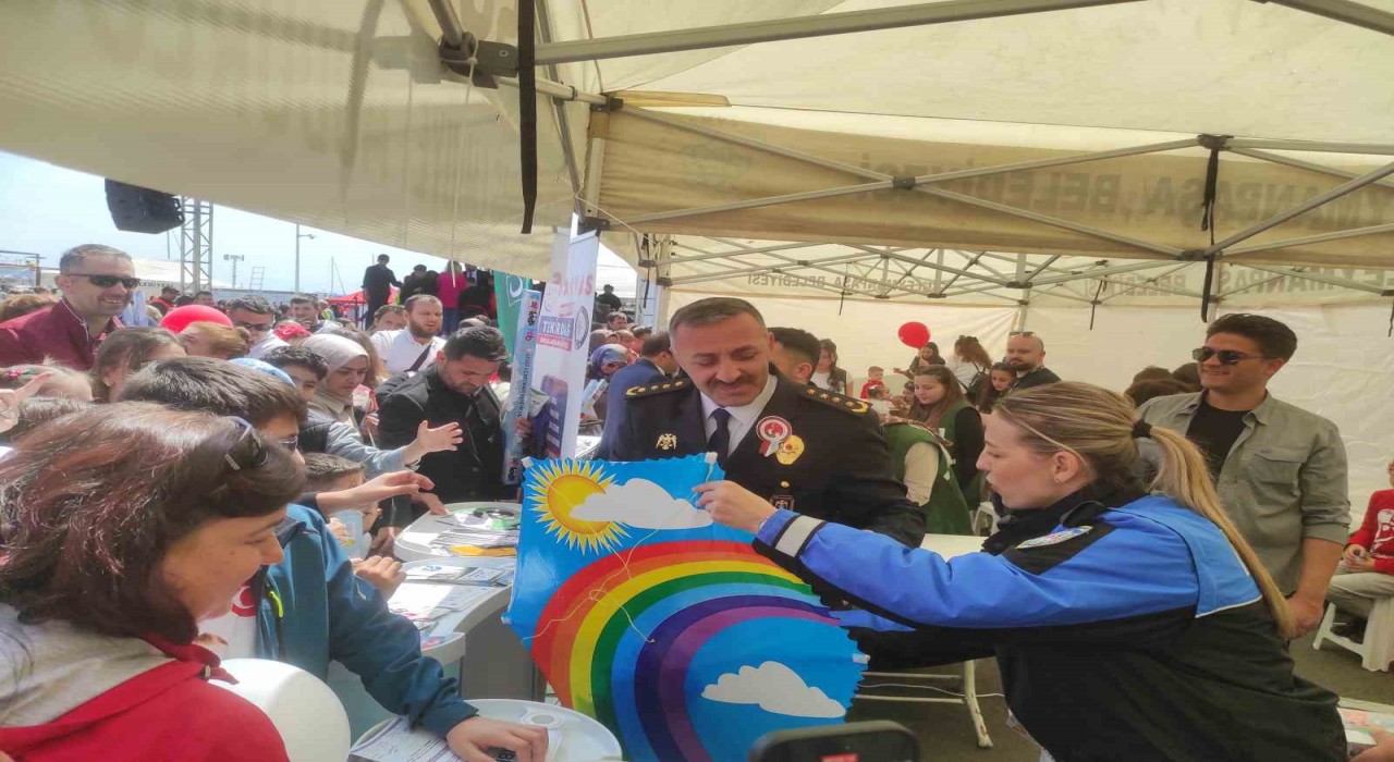 Tekirdağ İl Emniyet Müdürlüğünden 23 Nisanda çocuklara renkli sürpriz