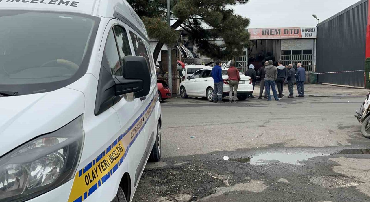 Tekirdağda işyeri alev alev yandı: Milyonlarca liralık 6 otomobil küle döndü
