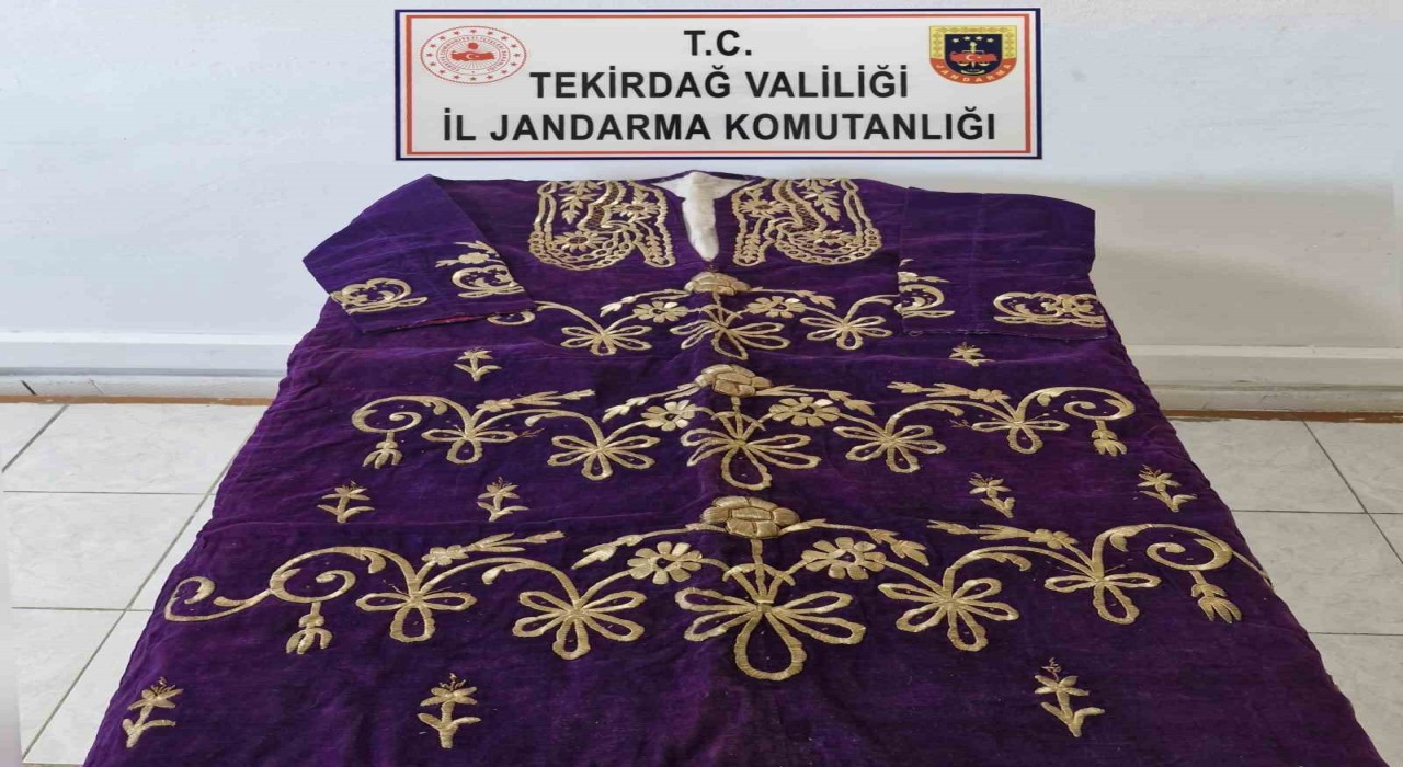 Tekirdağda tarihi eser olduğu değerlendirilen kıyafet ele geçirildi