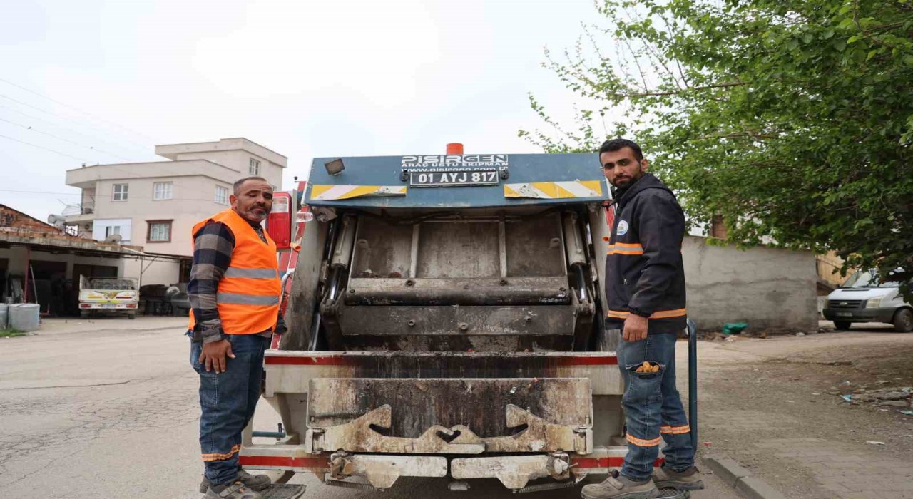 Temizlik ekibi kaplumbağaların hayatını kurtardı