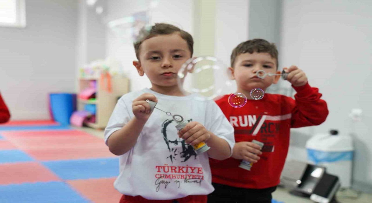 Tepebaşında çocuklar çok mutlu