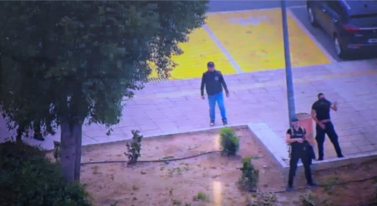 Terör örgütü EOKA destekçisi Rumlardan, Kıbrıs Türklerine taşlı saldırı