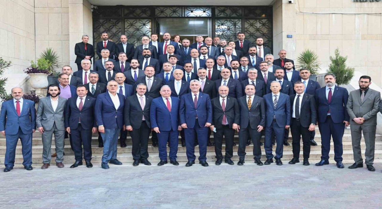 Ticaret Bakanı Bolat, Suriye Maliye Bakanı Yasser Barnia ile Şamda bir araya geldi