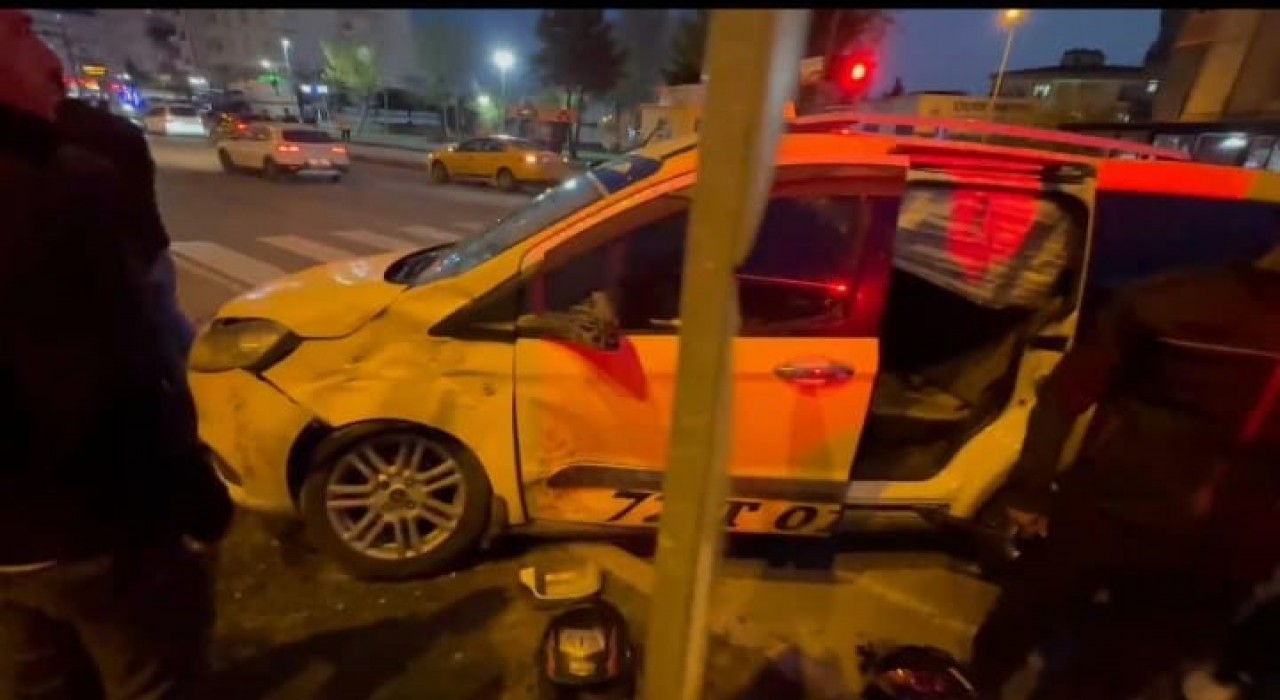 Ticari taksi ile ATV çarpıştı: 2 yaralı