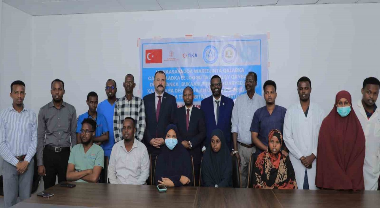 TİKAdan Somalideki De Martino Hastanesine tıbbi ekipman desteği