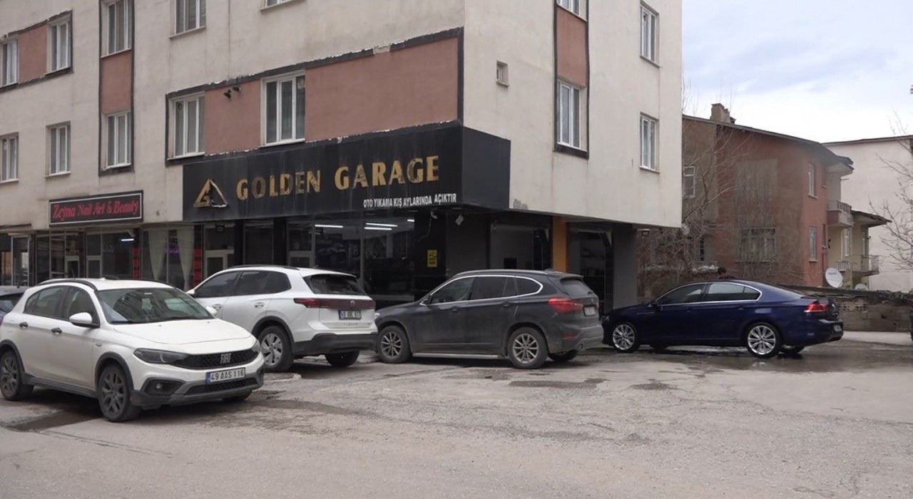 Toz taşınımının yağmurla çamura dönüşmesi oto yıkamacılarda kuyruk oluşturdu