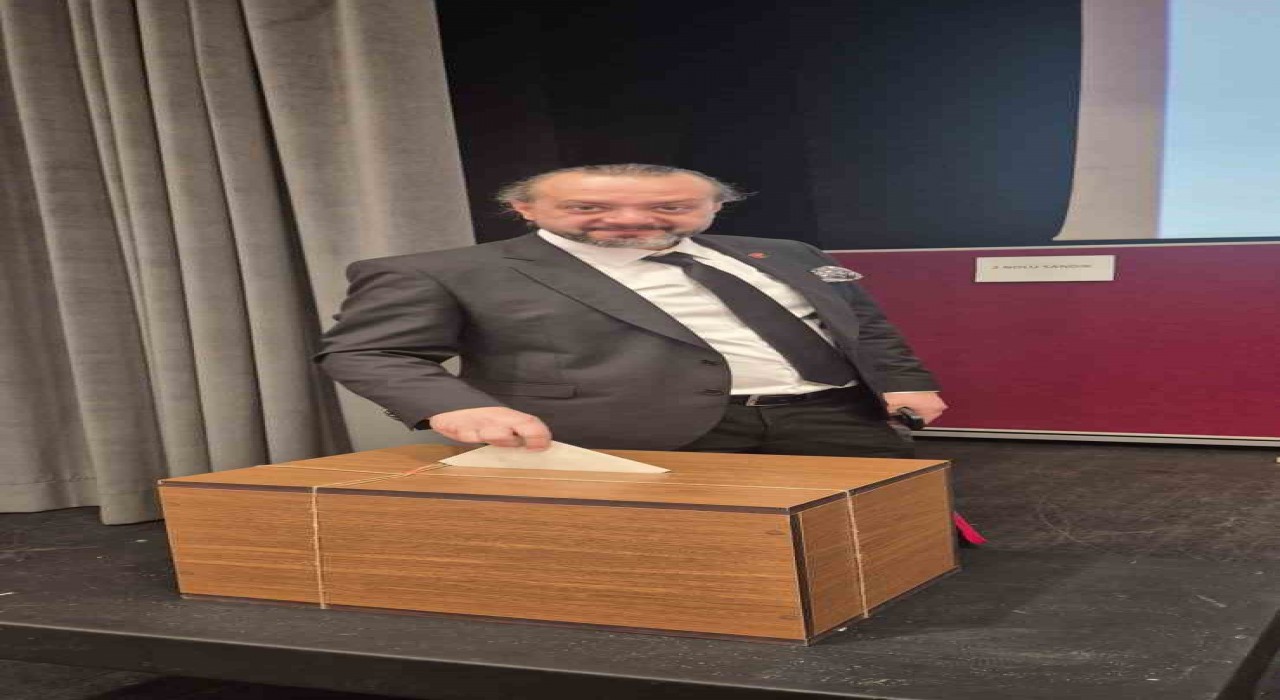 Trabzon Gazeteciler Cemiyetinde Ersen Küçük yeniden başkan seçildi