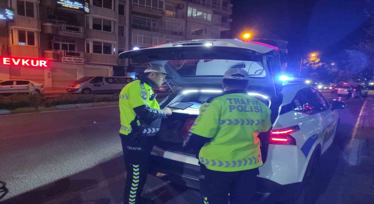 Trafik ekiplerinden ‘reflektör denetimi