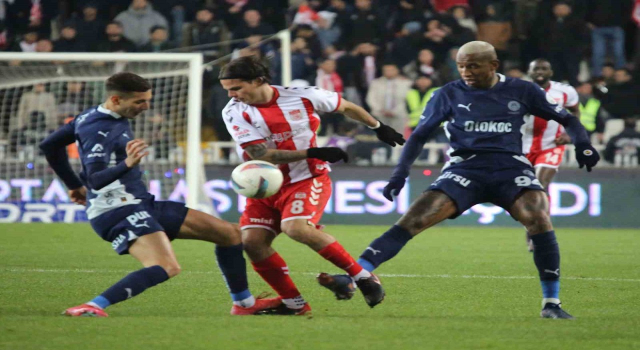 Trendyol Süper Lig: Sivasspor: 1 - Fenerbahçe: 3 (Maç sonucu)